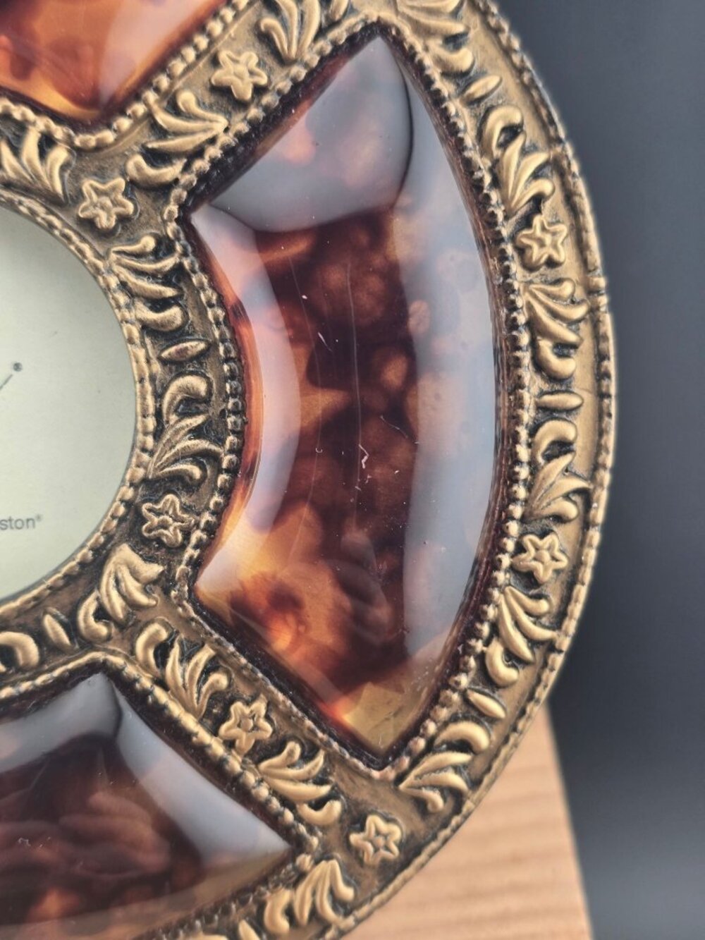 Carr 2x2 Round Faux Tortoiseshell & Gold Ornate Photo Frame - Picture 5 of 9